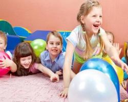 Communicative games and exercises for children of senior preschool age material (senior group) on the topic